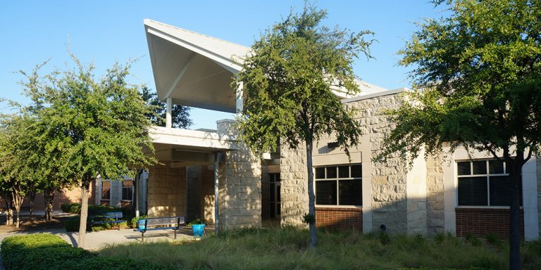 Calvin Bledsoe Elementary School 768x384